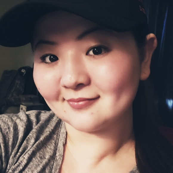 Meet your Posher, Lacey - Picture 2 of 3